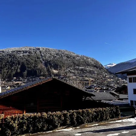 アパート Centre モルジヌ